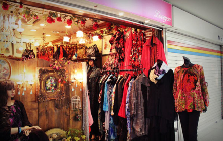 CÁCH TRANG TRÍ SHOP THỜI TRANG CỰC HAY CHO BAN